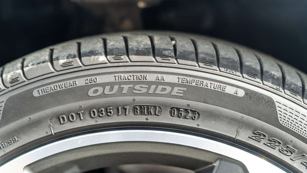 dot_tyres.jpeg