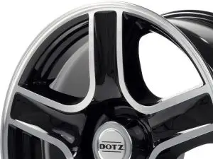 DOTZ 4x4 HAMMADA dark 8x17 6x114.3 ET30