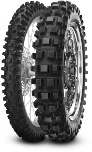 4/0R17 62M Pirelli MT 16 Garacross